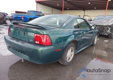 2000 Ford Mustang z USA, uszkodzony, nr VIN 1FAFP4044YF177648